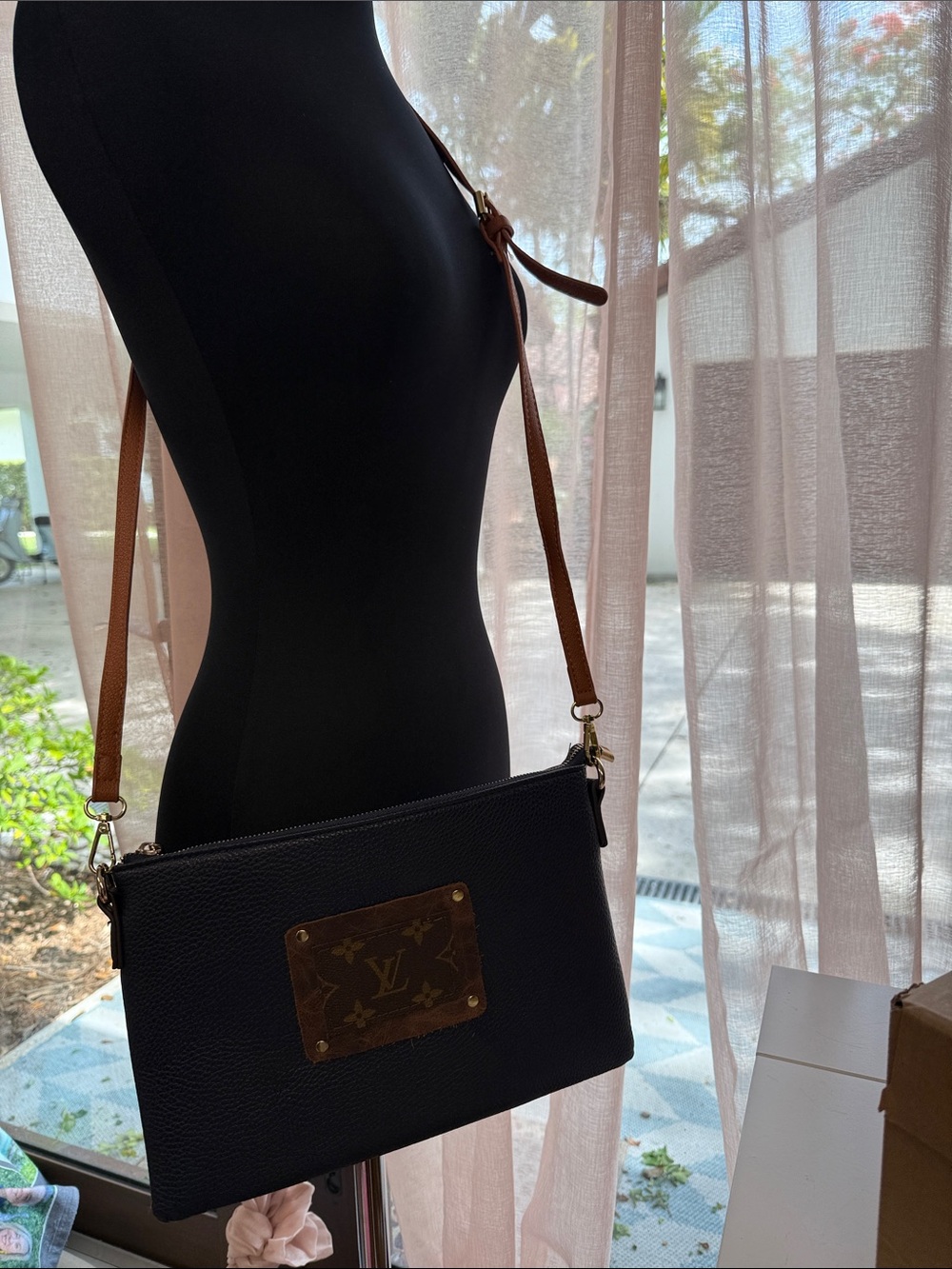 Blue Leather Crossbody Bag with Brown Strap and Louis Vuitton patch - Picture 2 of 6